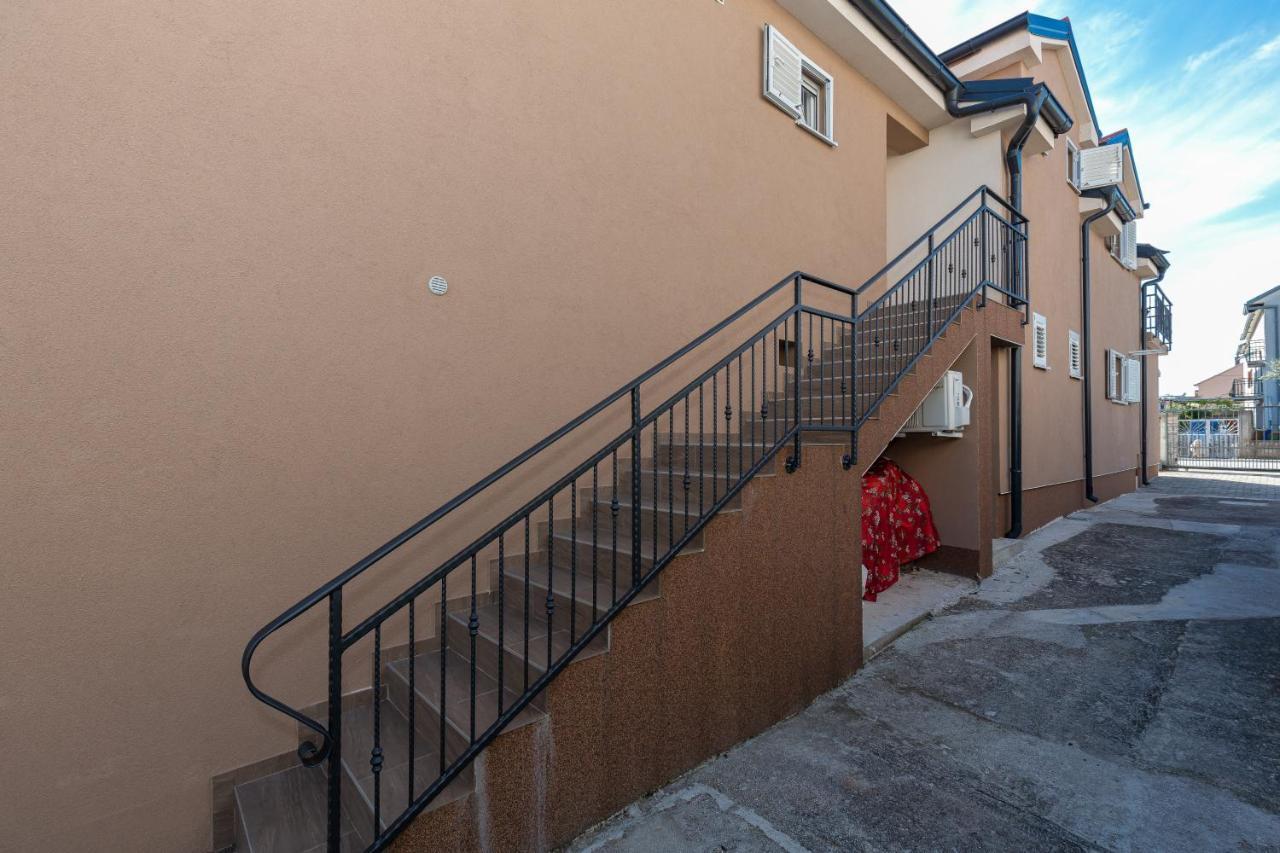 D&D Apartmani Biograd Na Moru Exterior foto