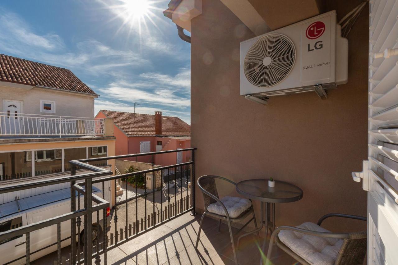 D&D Apartmani Biograd Na Moru Exterior foto
